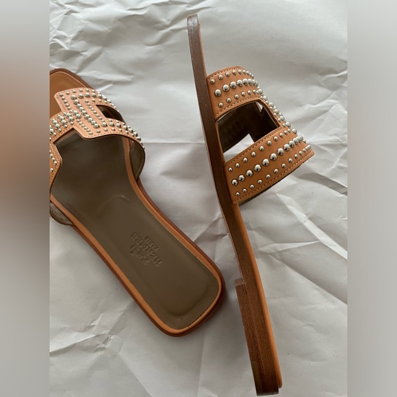 Hermes Oran Studded Sandal - Picture 6 of 15